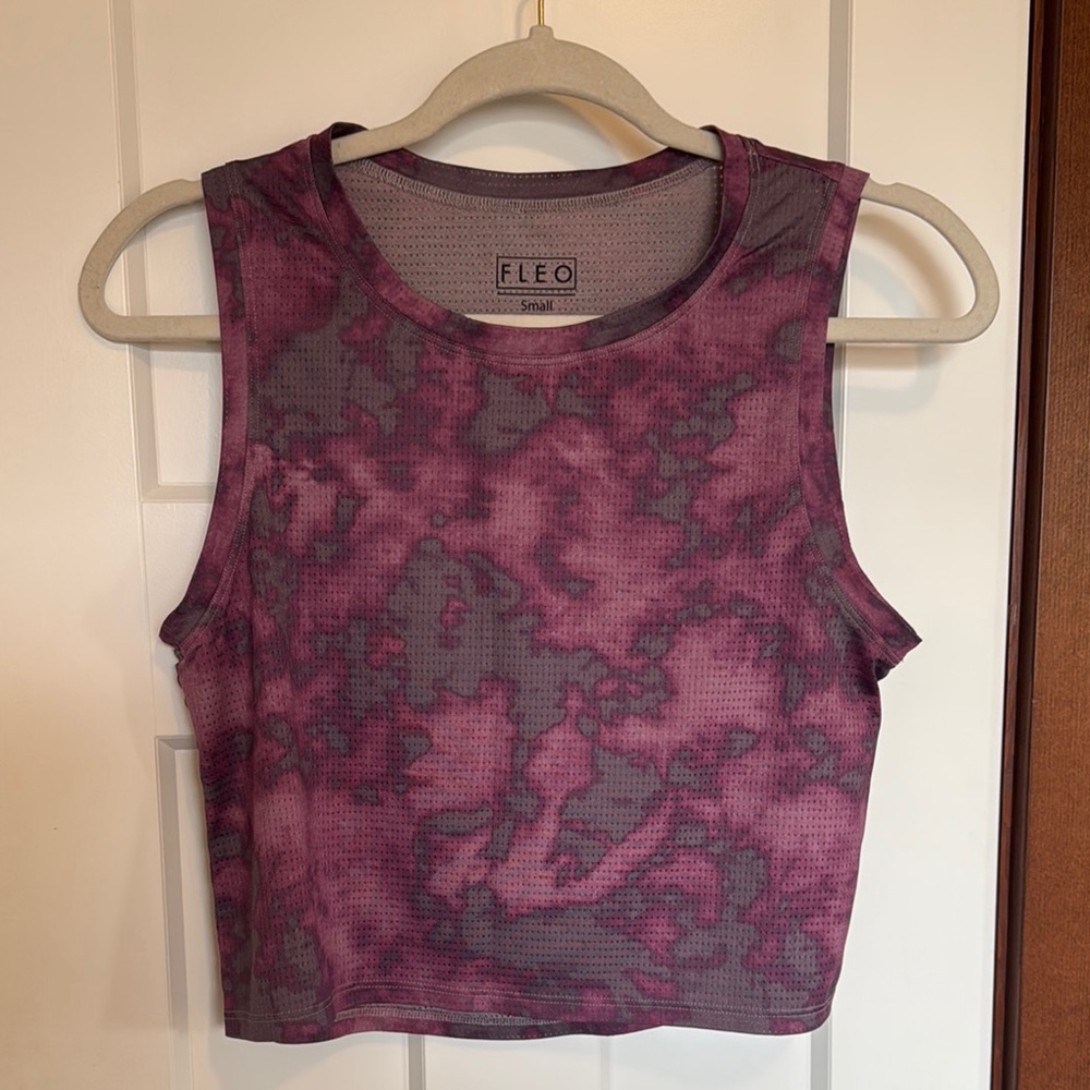 FLEO Dylan Muscle Crop Tank - Mauve Sky